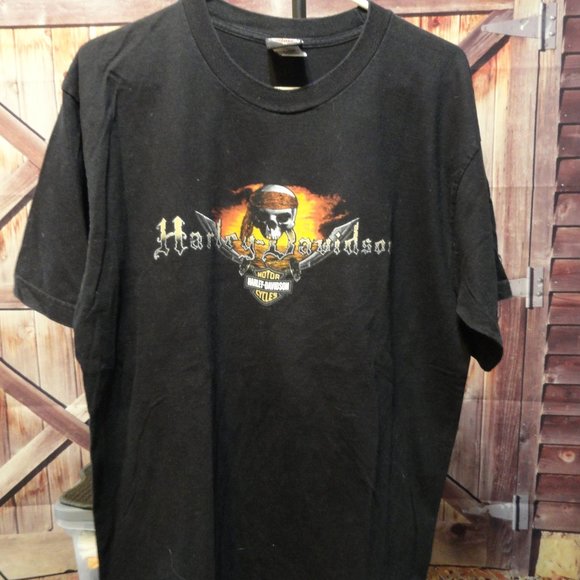 Harley Davidson Skull and Swords Pirate Grand Cayman T~Graphics EUC~Biker - Picture 3 of 5